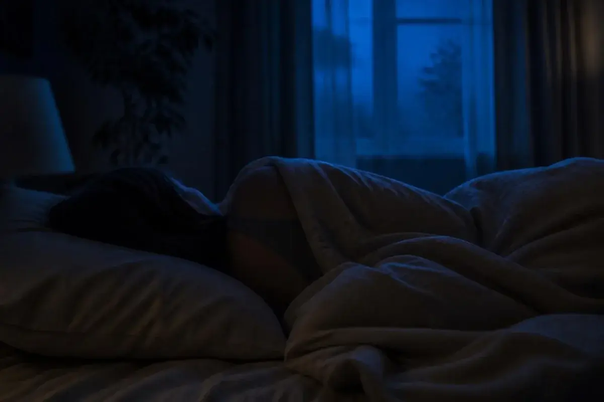 Back to sleep meditation: resting calmly in the dark after waking at 3 a.m.