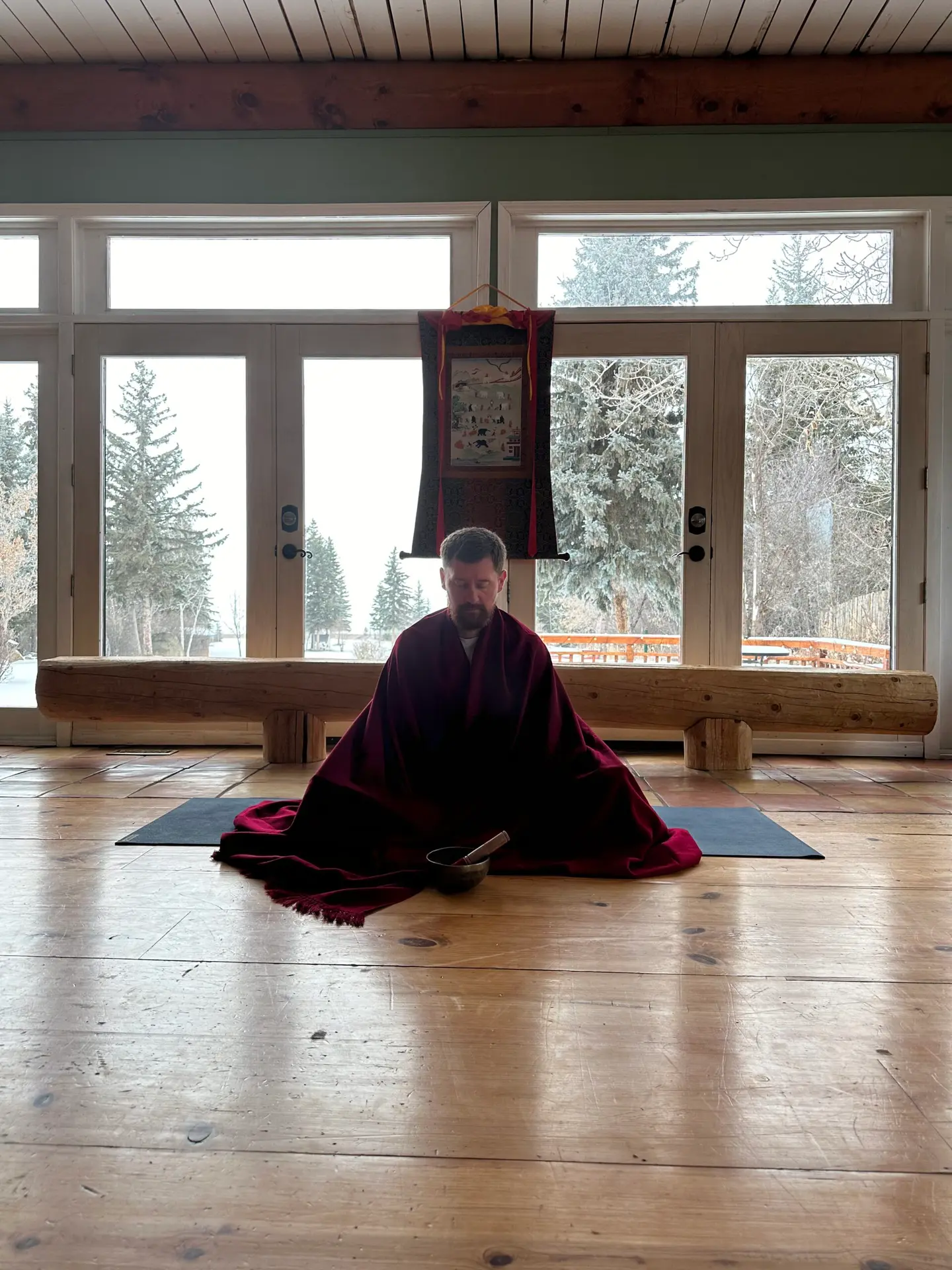 Sitting meditation at a Vipassana.ca retreat in Alberta, where the noting technique for overthinking is taught